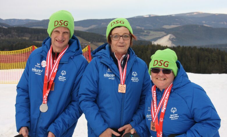 Trainerin Renate Reichmann mit Roland Slug (l.) und Nelly Lorenz (r.) © Auer/DSG Kärnten