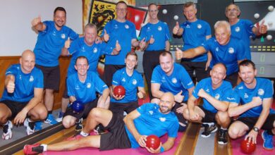 KSK Klagenfurt-Magdalensberg stehend v.l.: Daniel Waldhauser, Günter Snieder sen., Werner Rössler, Günter Wiederin, Walter Gruber, Adolf Pichler und Ilija Lamesic; hockend v.l.: Andrej Lahovec, Günter Snieder jun., Rafael Waldhauser, Patrick Geier, Dominik Konec und Martin Oberrauner; liegend: Roman Leitner © KSK Klagenfurt-Magdalensberg