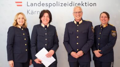 Landespolizeidirektorin Michaela Kohlweiß, Chefinspektorin Angelika Breschniak, Generalmajor Arthur Lamprecht, Oberstleutnant Katrin Horn © LPD Kärnten