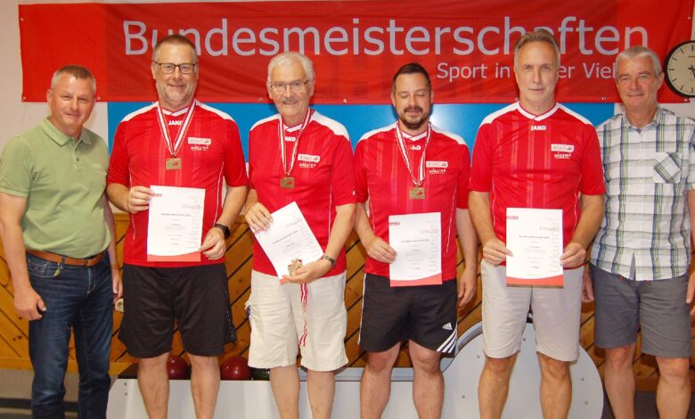 ASKOe-BM2025_Team-Kaernten-Herren; Von links: ASKÖ Kärnten Landesgeschäftsführer LAbg. Günter Leikam, Team Kärnten mit Werner Rössler, Hugo Sussitz, Daniel Waldhauser, ASKÖ Landesreferent Dipl.Ing. Christian Matitz und ASKÖ Bundesreferent Erwin Eder; Roman Leitner fehlte berufsbedingt.